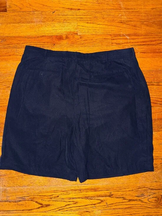 Tommy Hilfiger Shorts Size 40 | Used Condition - Picture 2 of 3